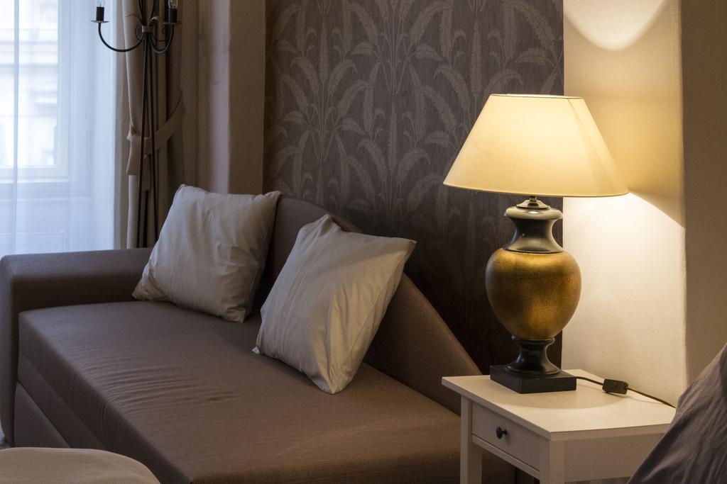 Hotel U Šuterů Praag Buitenkant foto