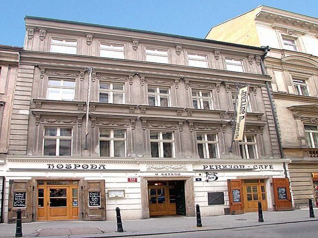 Hotel U Šuterů Praag Buitenkant foto