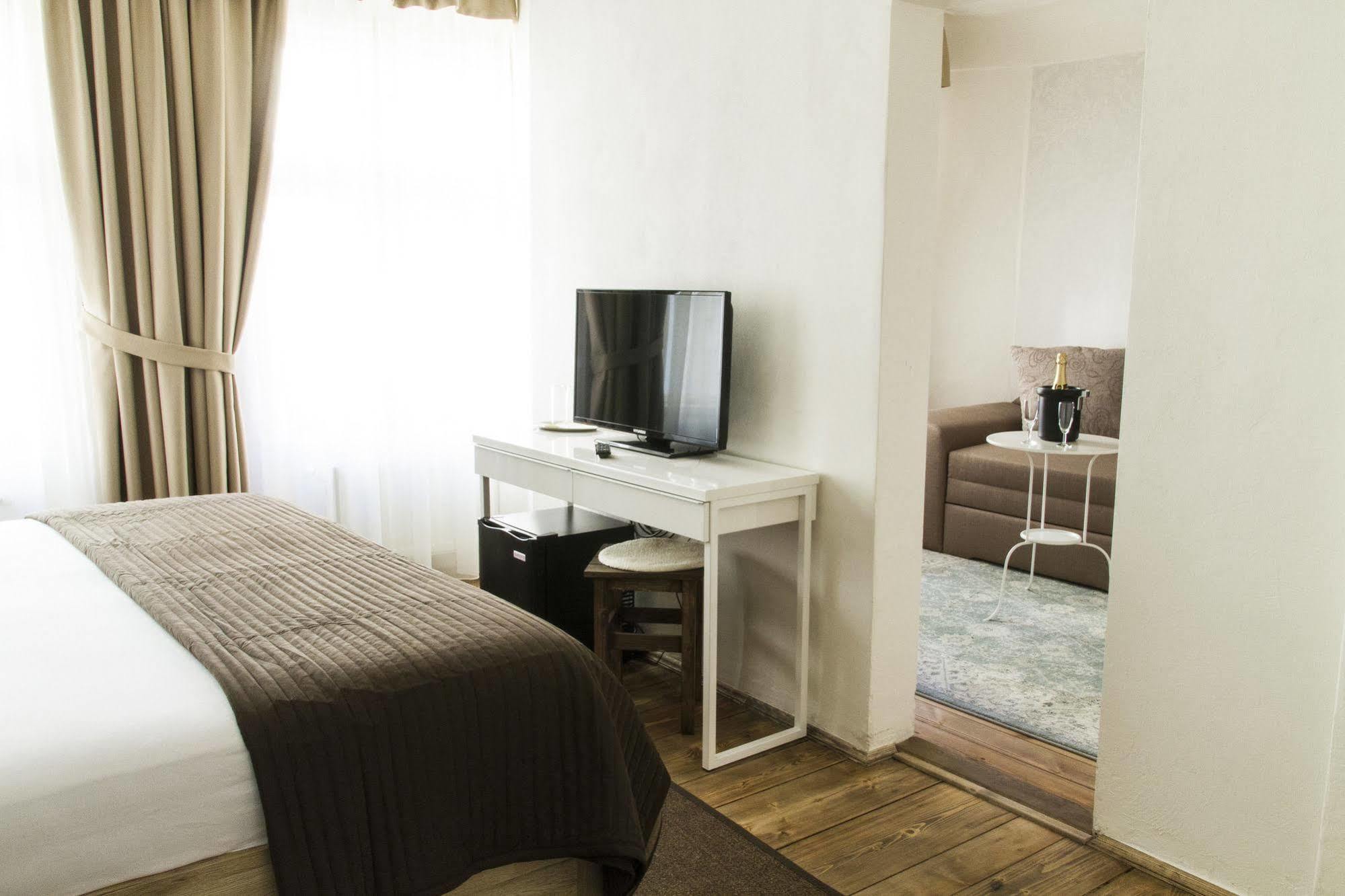 Hotel U Šuterů Praag Buitenkant foto