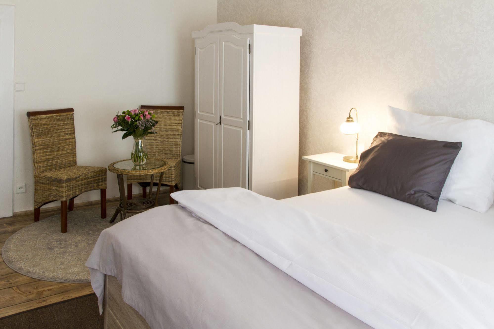 Hotel U Šuterů Praag Buitenkant foto